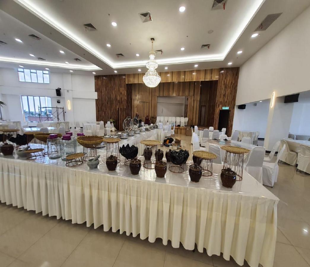 Sri Indar Hotel & Suites Parit Buntar Eksteriør billede