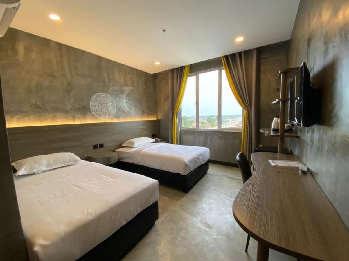 Sri Indar Hotel & Suites Parit Buntar Eksteriør billede