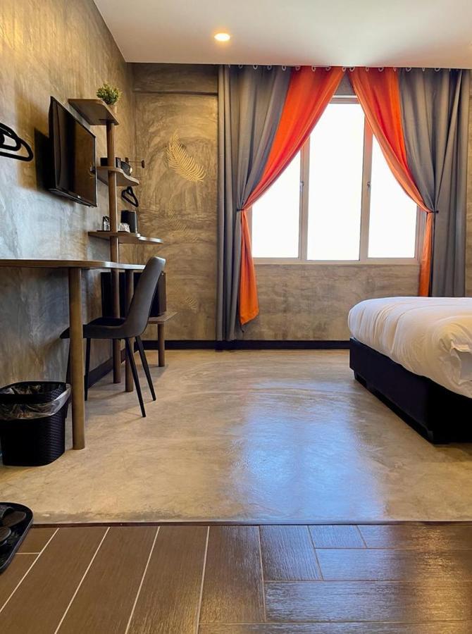 Sri Indar Hotel & Suites Parit Buntar Eksteriør billede