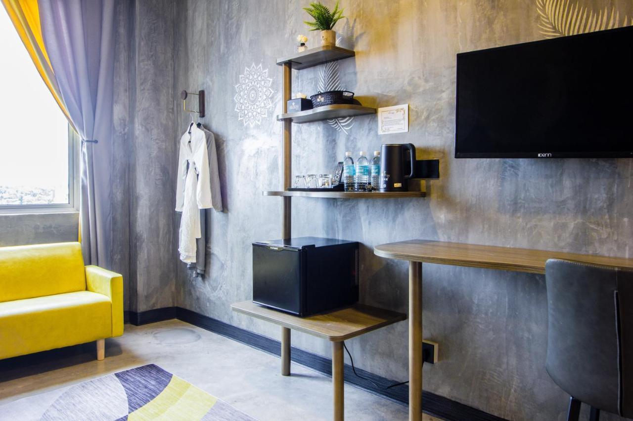 Sri Indar Hotel & Suites Parit Buntar Eksteriør billede