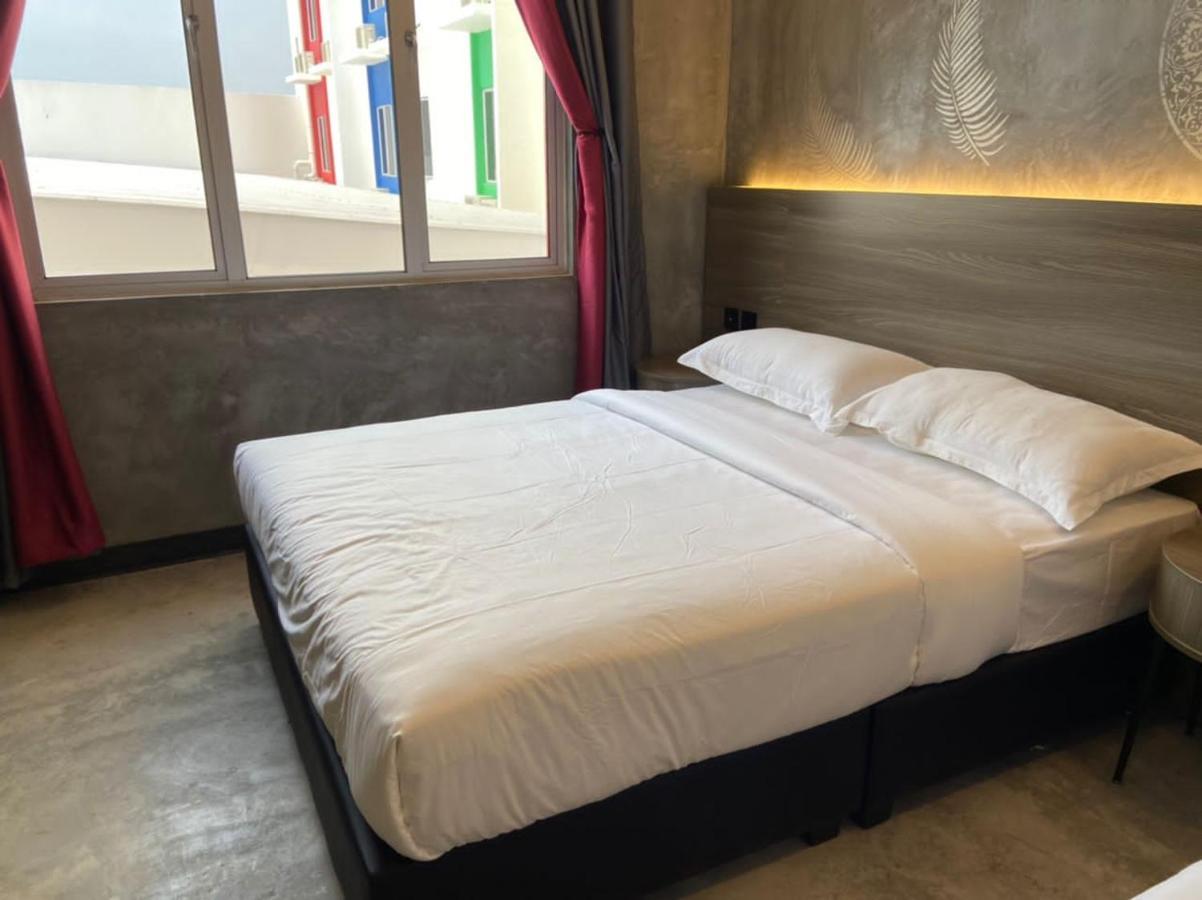 Sri Indar Hotel & Suites Parit Buntar Eksteriør billede