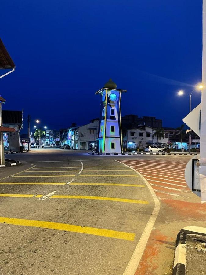 Sri Indar Hotel & Suites Parit Buntar Eksteriør billede