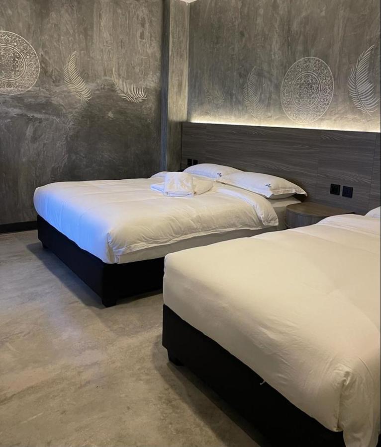 Sri Indar Hotel & Suites Parit Buntar Eksteriør billede