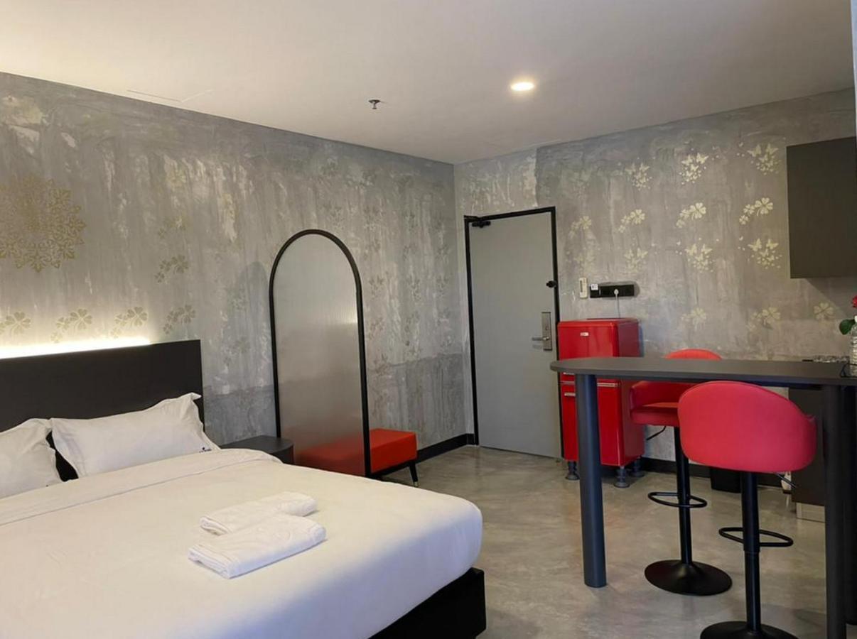 Sri Indar Hotel & Suites Parit Buntar Eksteriør billede